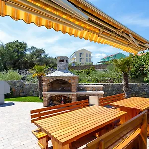Vlado Apartment Krk Town